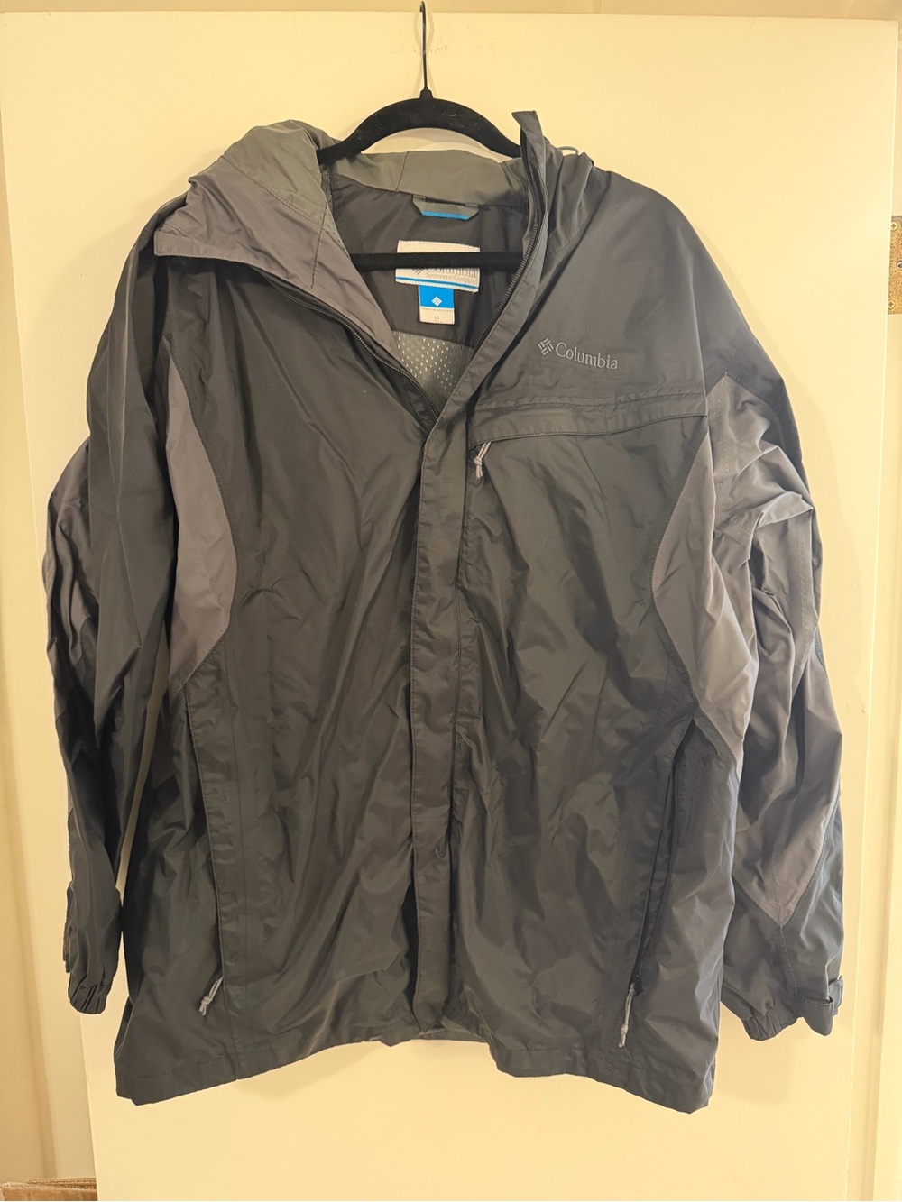Columbia Men's Waterproof Hooded Rain Jacket in Gray